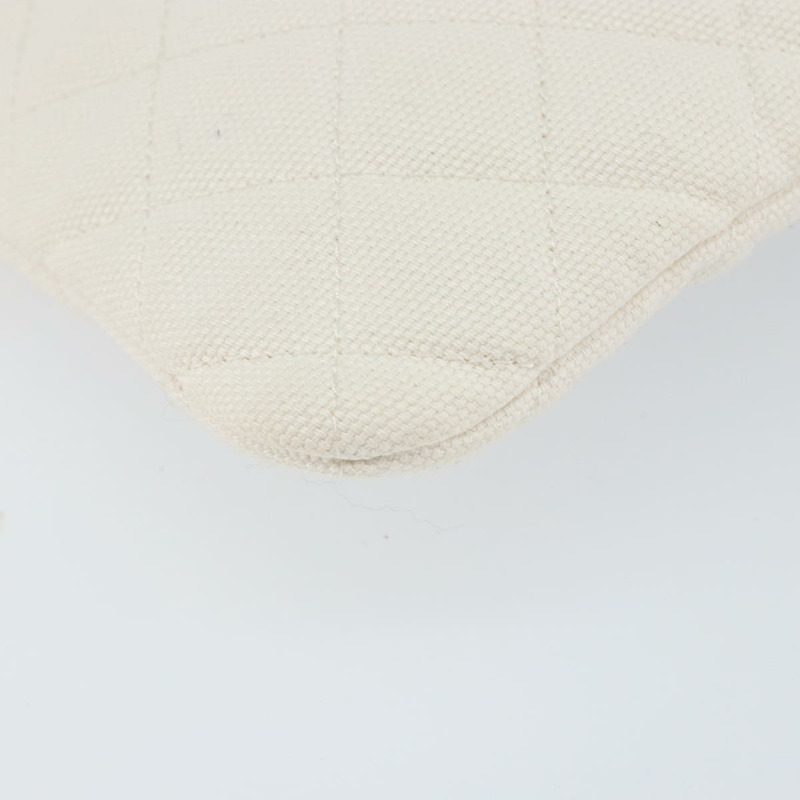 【日本直送】香奈兒 (CHANEL) Matelasse 帆布手拿包 白色 銀色 CC 標誌 Auth 154040A-13