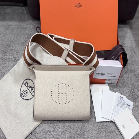 愛馬仕Hermes 餐盤包 videpoches 奶昔白編制肩帶斜挎包 側背包