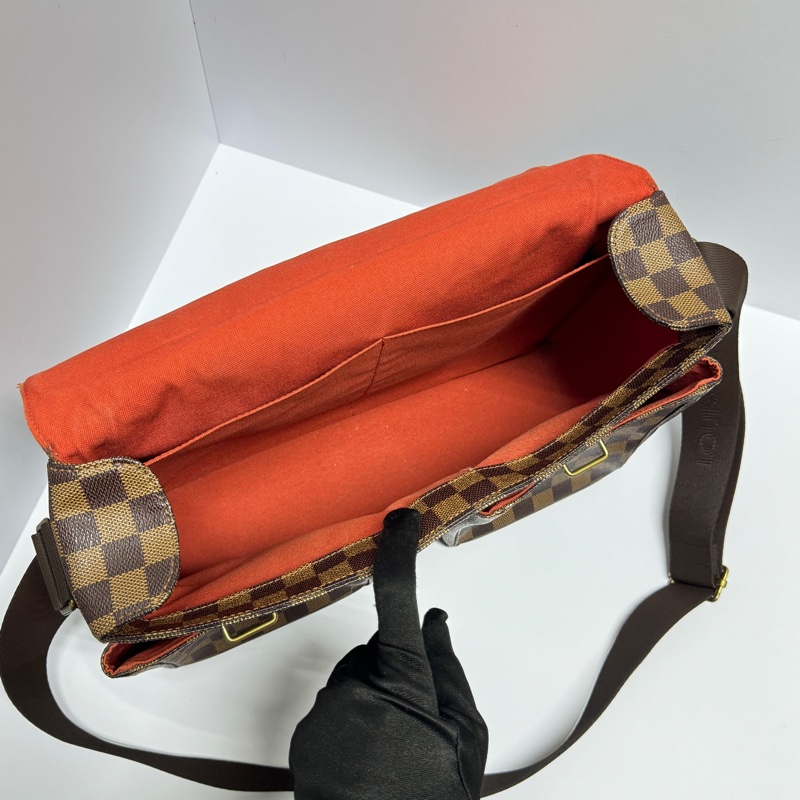 【極新🎁】 LV Damier 棋盤格 郭富城包 郵差包 (專櫃11.7萬)-12