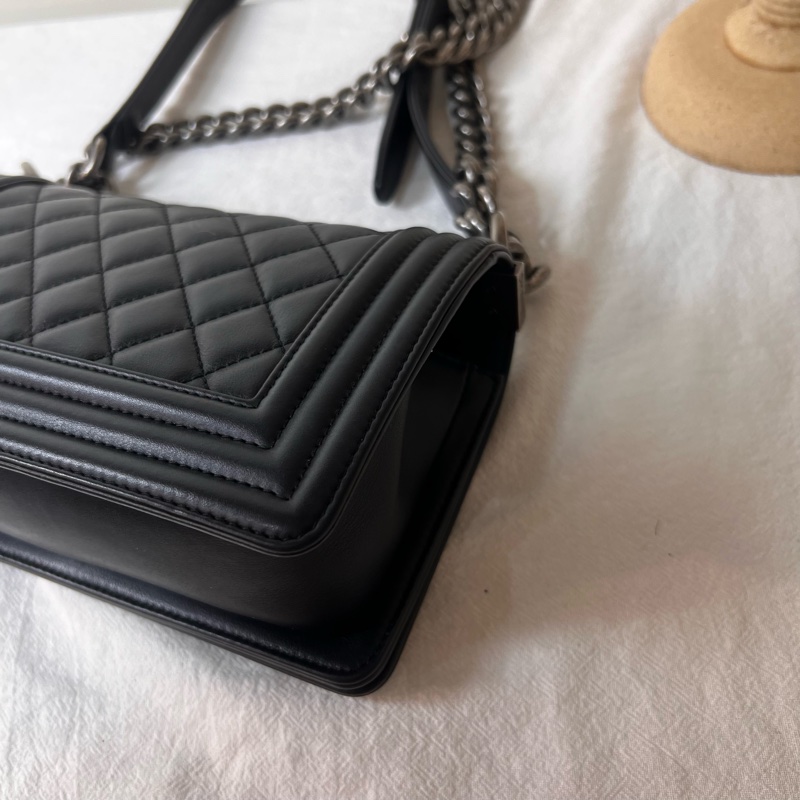 ෆ Chanel boy20黑銀牛皮-8