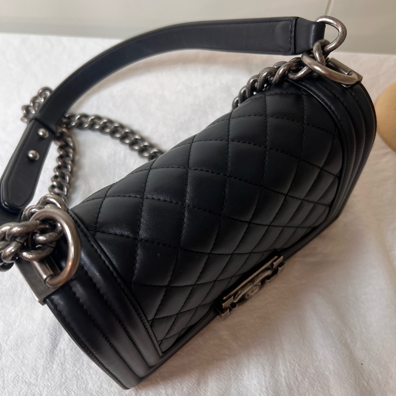 ෆ Chanel boy20黑銀牛皮-9
