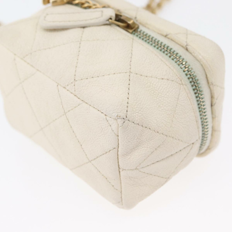 【日本直送】香奈兒 (CHANEL) Matelasse Vanity Chain Bag Caviar Skin White Gold CC Auth 170858A-12