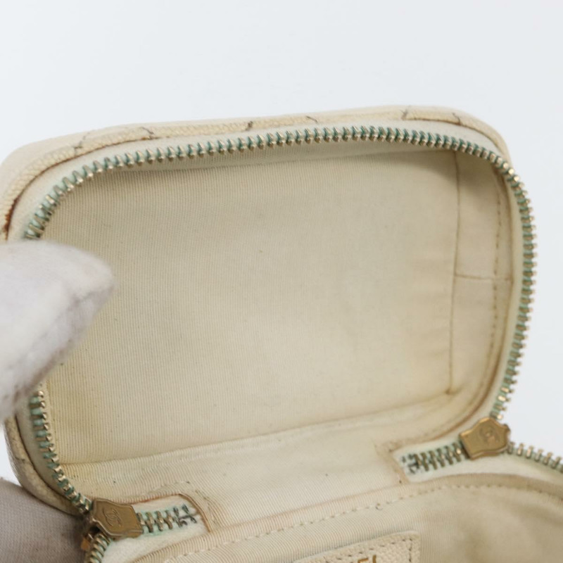 【日本直送】香奈兒 (CHANEL) Matelasse Vanity Chain Bag Caviar Skin White Gold CC Auth 170858A-17