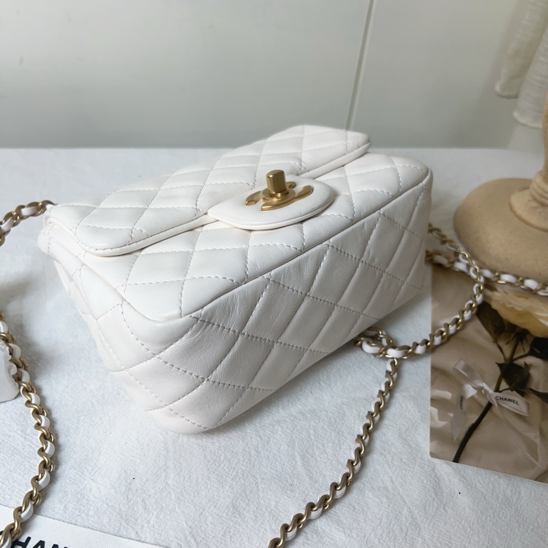 ෆ Chanel 白色金球方胖-6