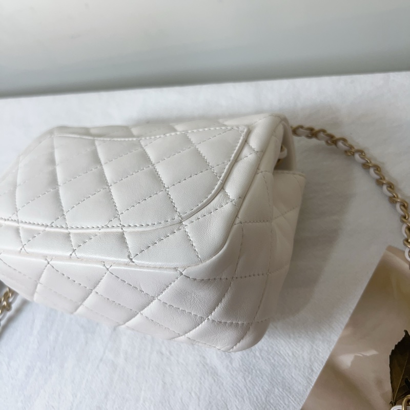 ෆ Chanel 白色金球方胖-10