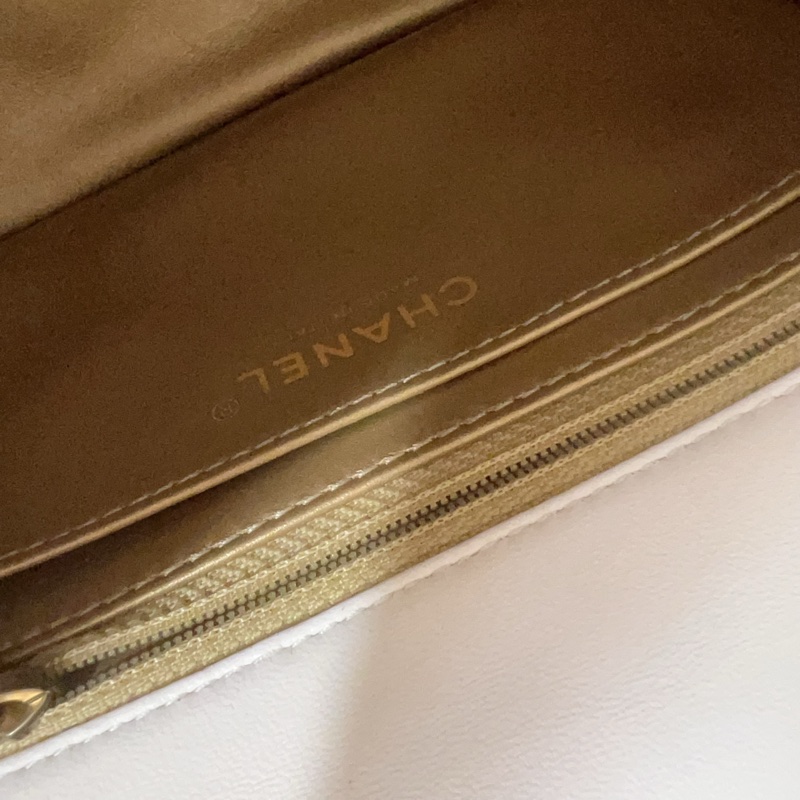 ෆ Chanel 白色金球方胖-14