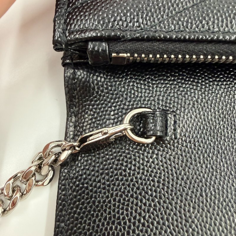 Saint Laurent - 黑色銀釦下蓋信封包╻WOC-27