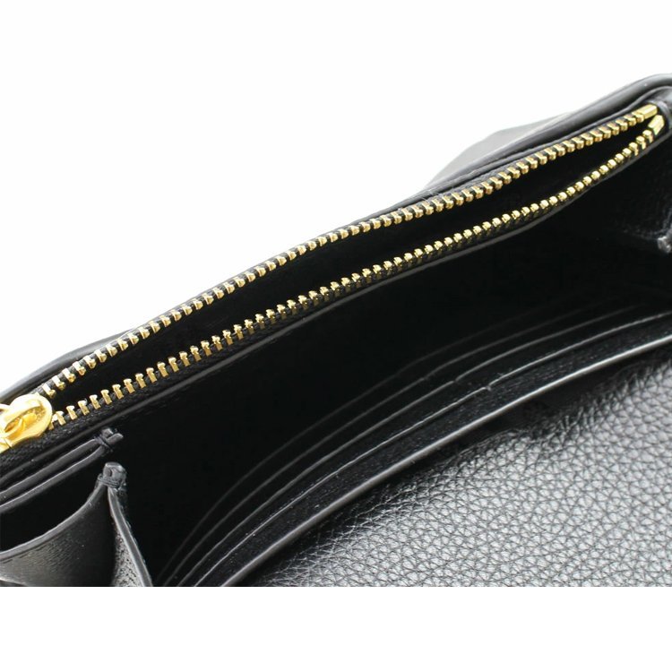 【TORY BURCH】素色荔枝皮革翻蓋斜背包-黑-3