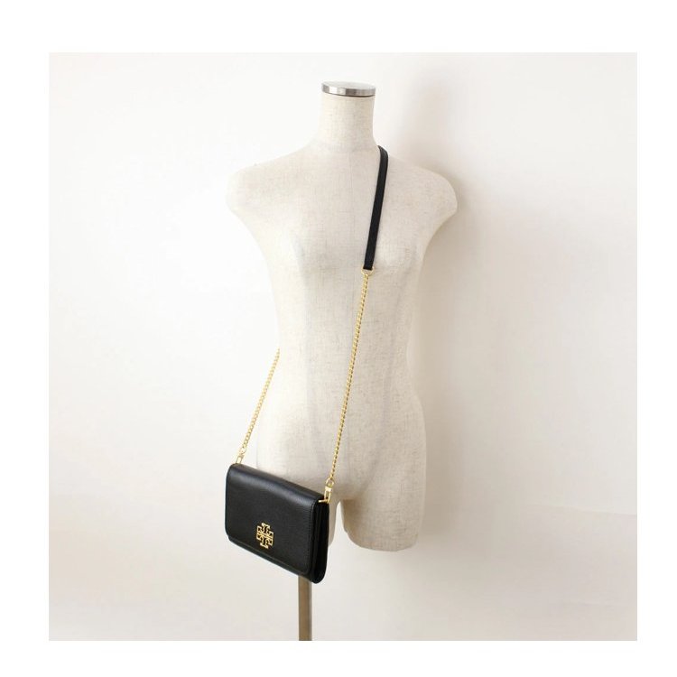 【TORY BURCH】素色荔枝皮革翻蓋斜背包-黑-4