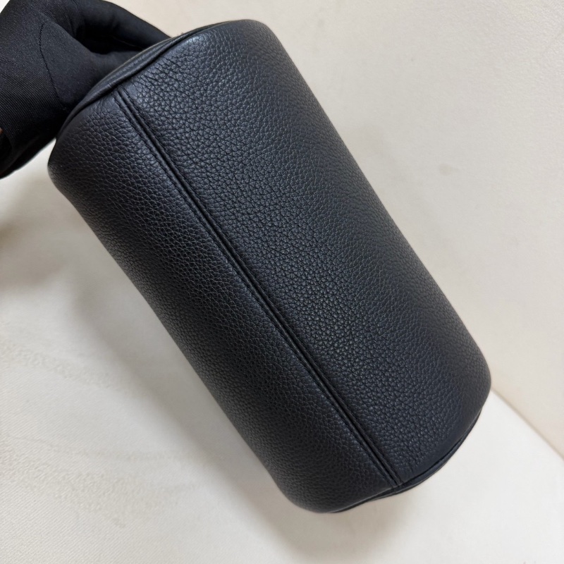 DIOR 黑色牛皮圓筒包 21×12.5 98新配件塵袋-6