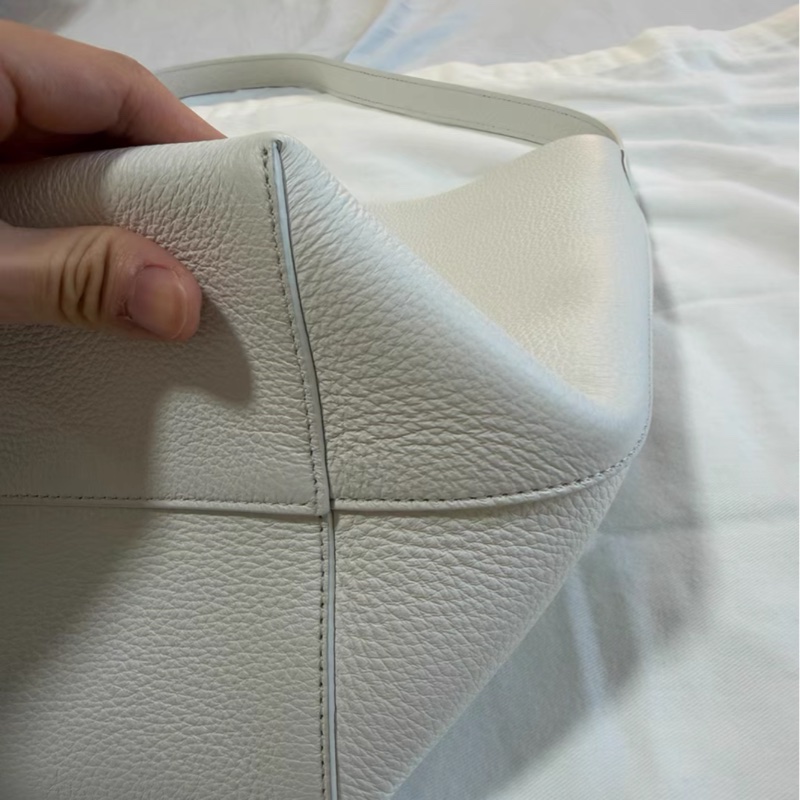 【97新✨ 全網最低價!】The Row 水桶包 白色中號(下單前先詢問庫存❗️)-6