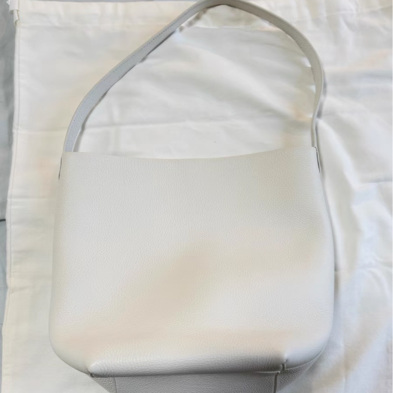 【97新✨ 全網最低價!】The Row 水桶包 白色中號(下單前先詢問庫存❗️)-7