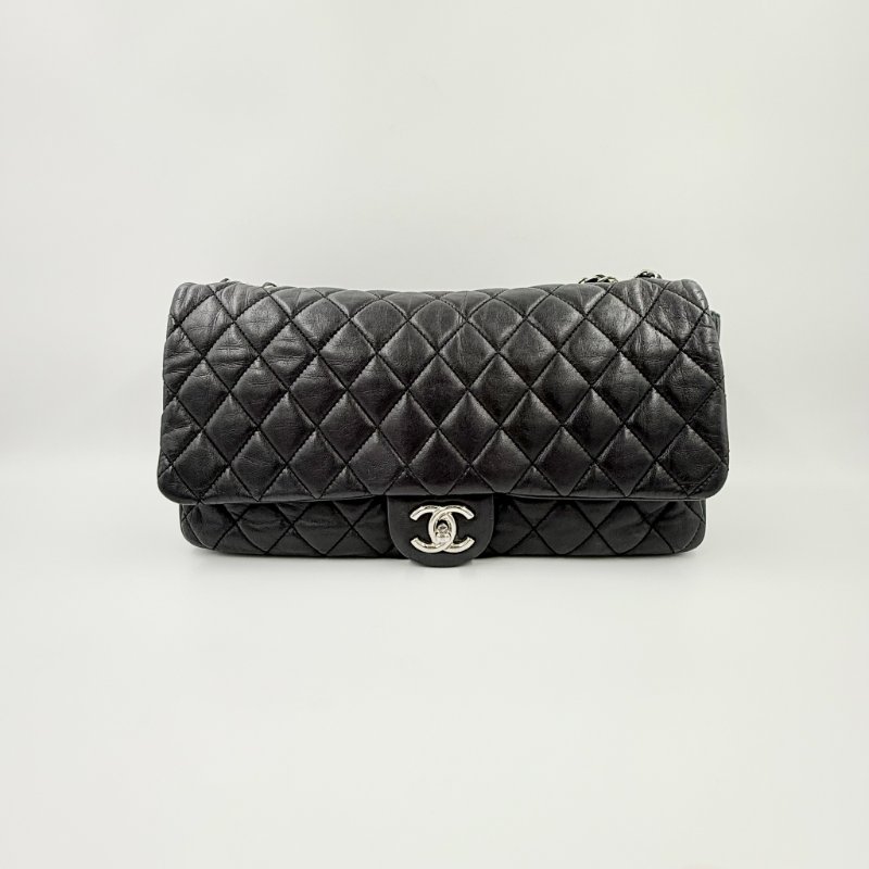 CHANEL - 黑色羊皮菱格銀釦雨衣機場包╻35CM-4