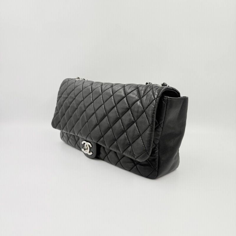 CHANEL - 黑色羊皮菱格銀釦雨衣機場包╻35CM-6