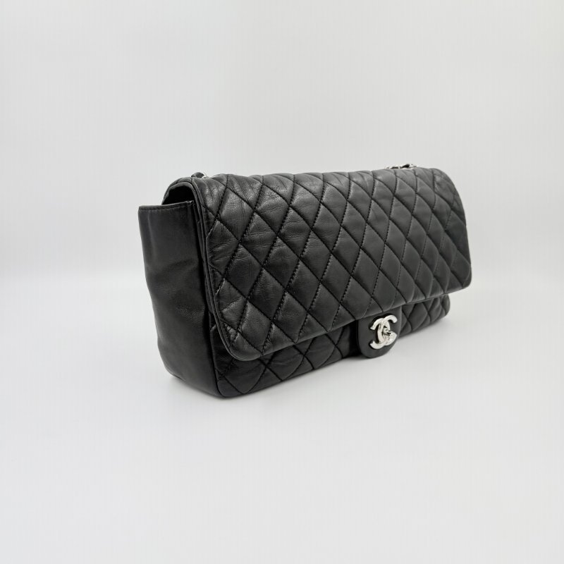 CHANEL - 黑色羊皮菱格銀釦雨衣機場包╻35CM-7