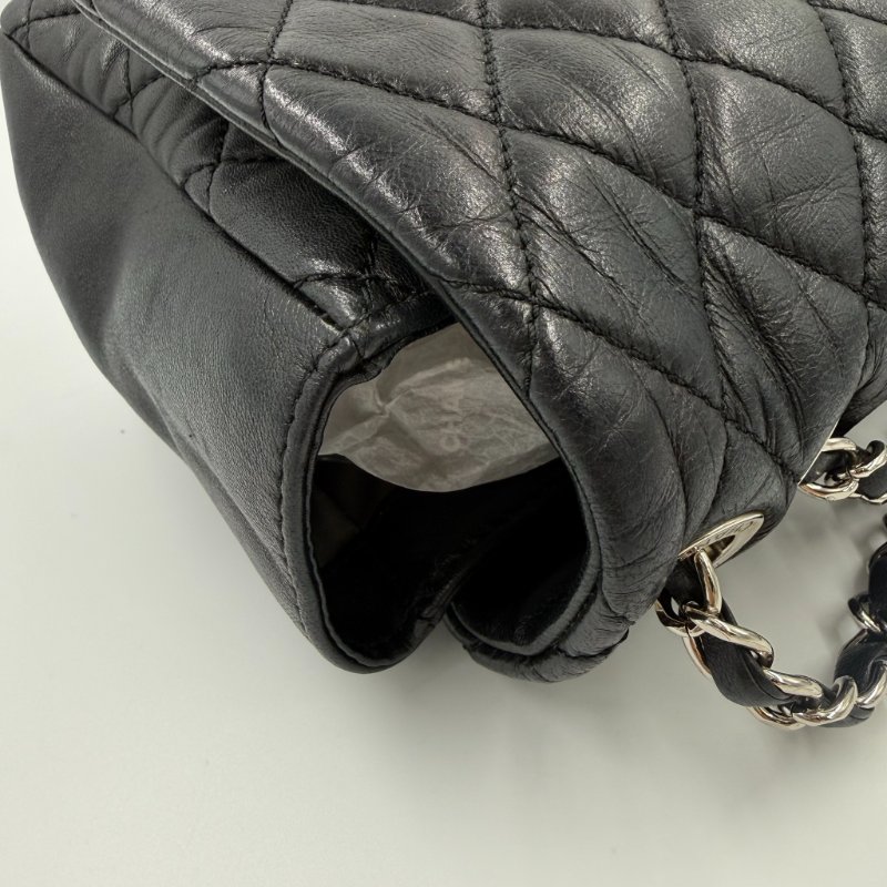 CHANEL - 黑色羊皮菱格銀釦雨衣機場包╻35CM-19