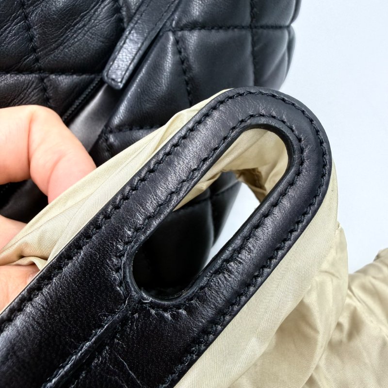 CHANEL - 黑色羊皮菱格銀釦雨衣機場包╻35CM-35