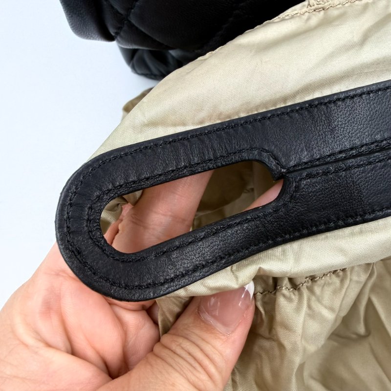 CHANEL - 黑色羊皮菱格銀釦雨衣機場包╻35CM-37