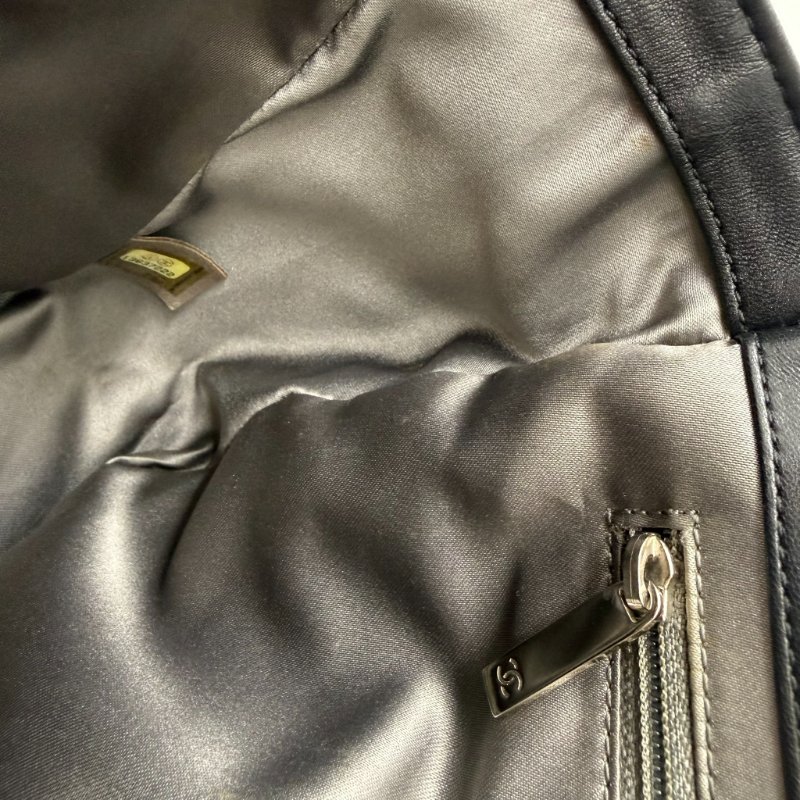 CHANEL - 黑色羊皮菱格銀釦雨衣機場包╻35CM-44