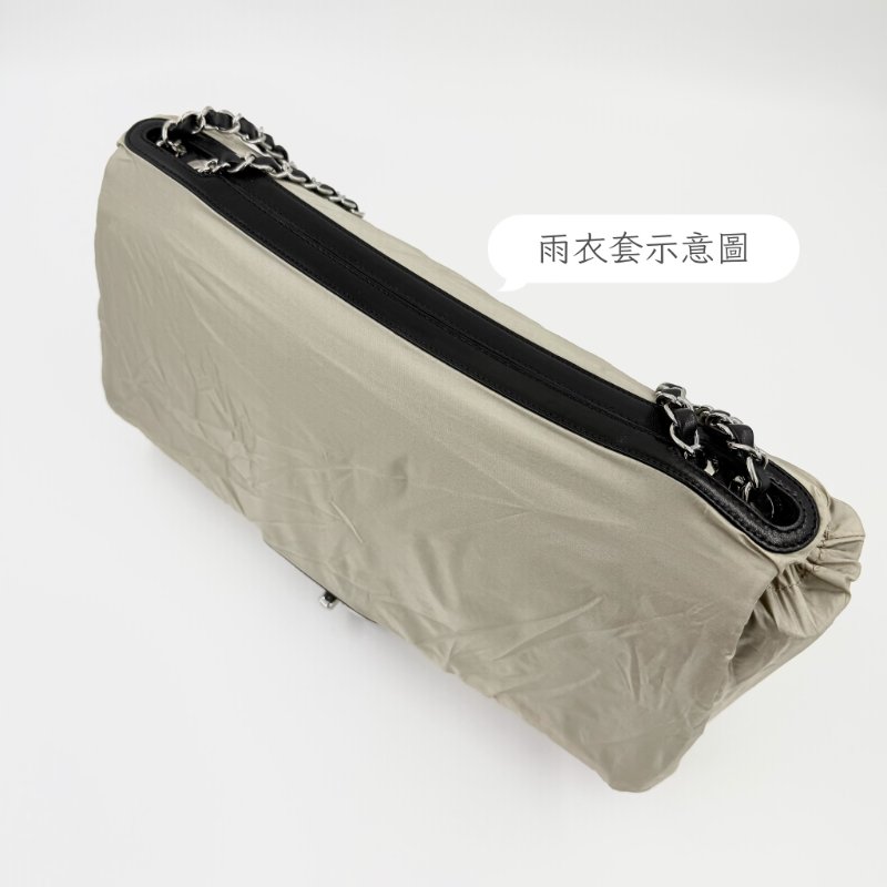 CHANEL - 黑色羊皮菱格銀釦雨衣機場包╻35CM-10