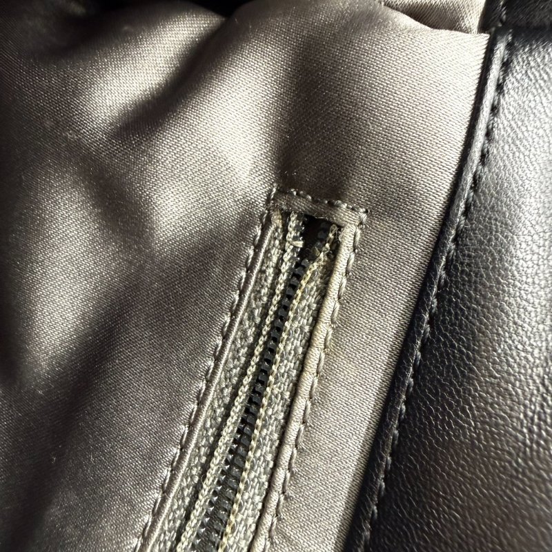 CHANEL - 黑色羊皮菱格銀釦雨衣機場包╻35CM-22