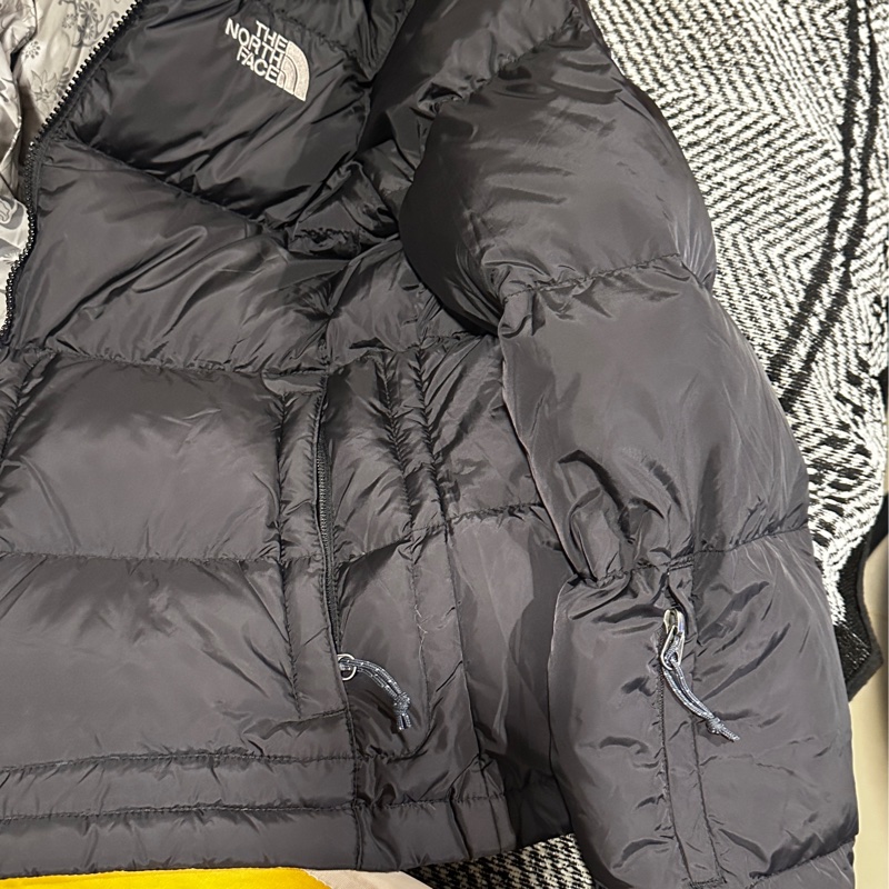 (正品幾乎全新少穿商品無為任何問題)The North Face北臉 女款小尺碼XS黑色保暖麵包羽絨連帽外套-7