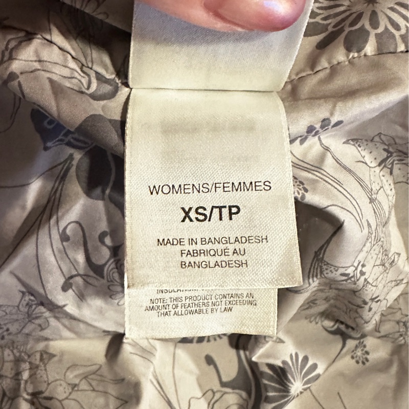 (正品幾乎全新少穿商品無為任何問題)The North Face北臉 女款小尺碼XS黑色保暖麵包羽絨連帽外套-14