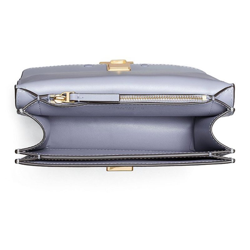 【TORY BURCH】復古拼接皮革翻蓋斜背包-卡其滾藍邊-3