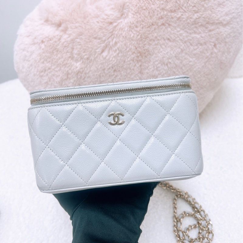 Chanel 淺灰牛皮 長盒子/化妝包-1