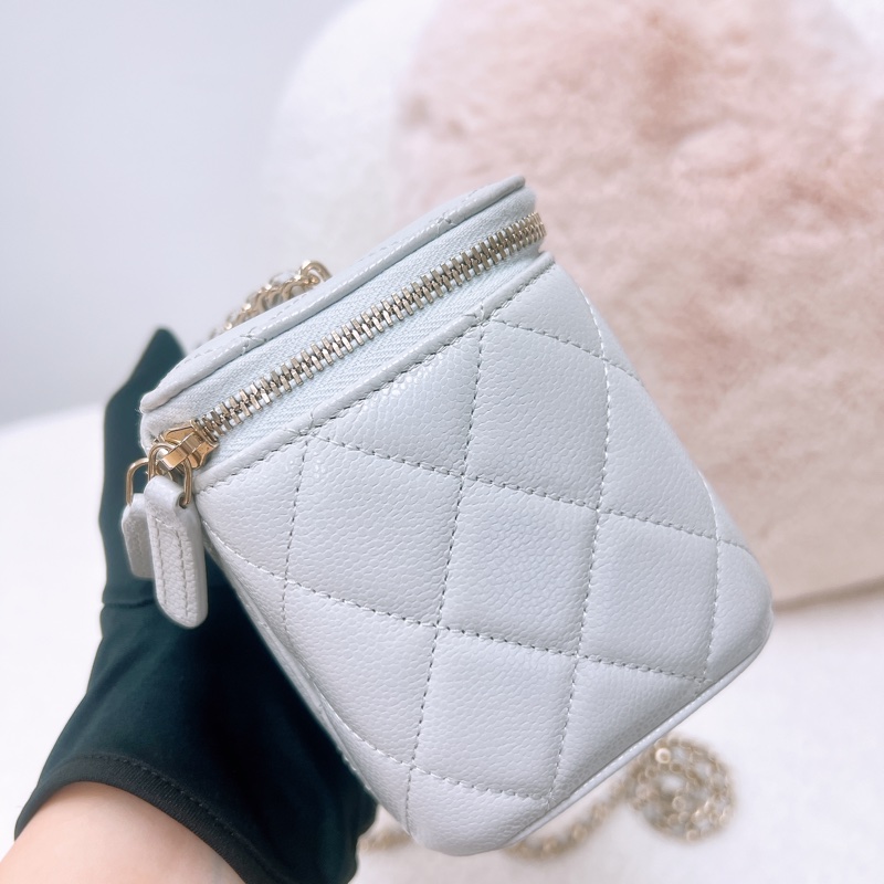 Chanel 淺灰牛皮 長盒子/化妝包-6