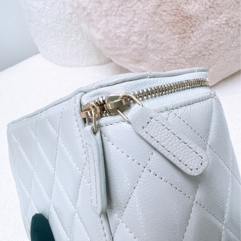 Chanel 淺灰牛皮 長盒子/化妝包-10