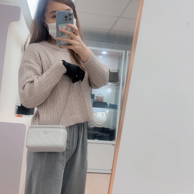 Chanel 淺灰牛皮 長盒子/化妝包-14