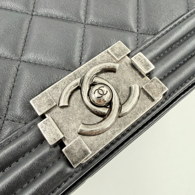 CHANEL - 黑色牛皮大菱格霧銀釦BOY手提斜背包 ╻25CM-19