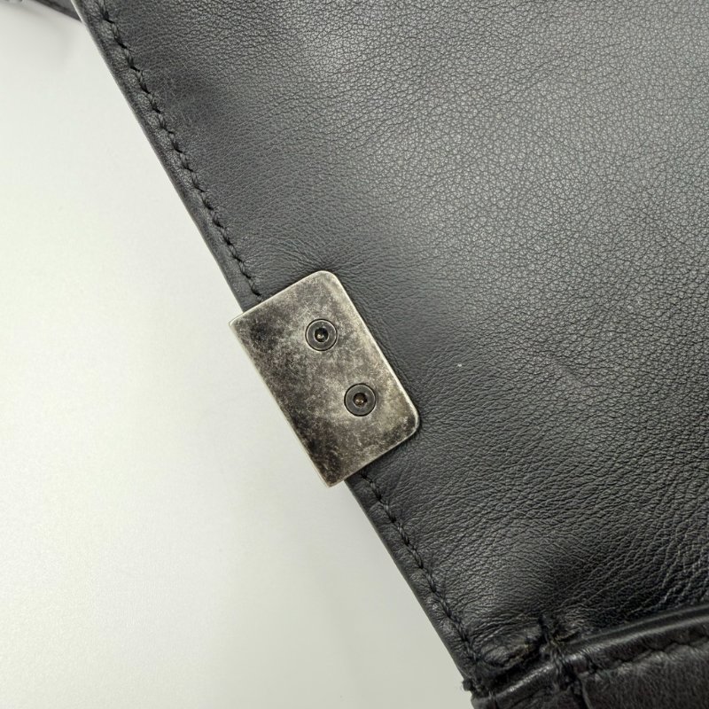 CHANEL - 黑色牛皮大菱格霧銀釦BOY手提斜背包 ╻25CM-22