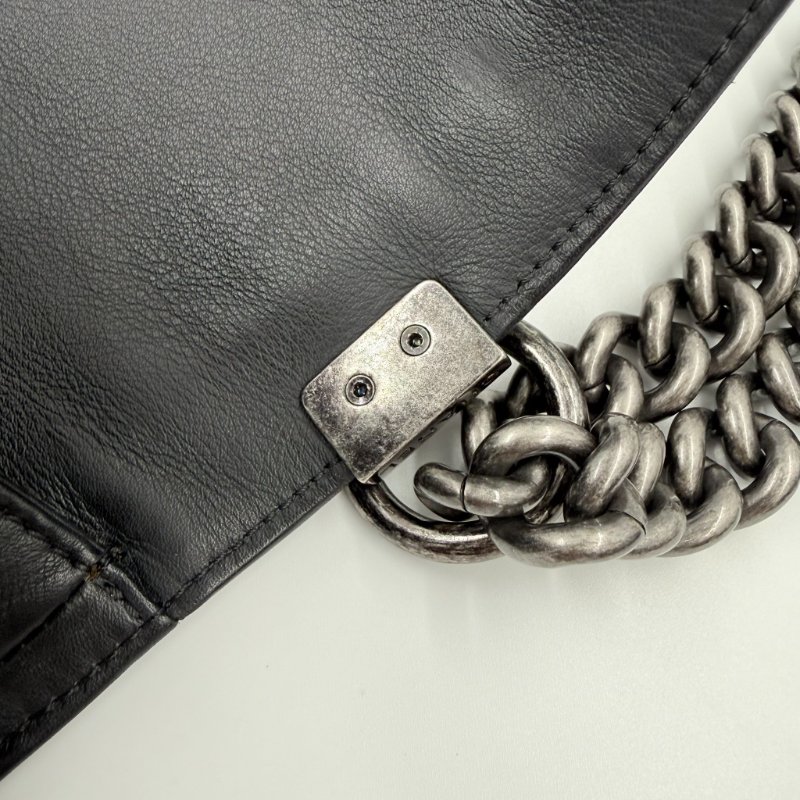 CHANEL - 黑色牛皮大菱格霧銀釦BOY手提斜背包 ╻25CM-23