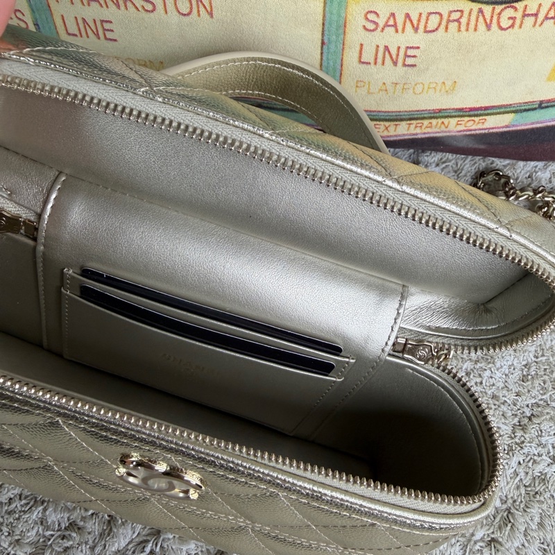 CHANEL 香奈兒【25K 秋冬】 香檳金腰線LP VANITY WITH CHAIN AP4407-3