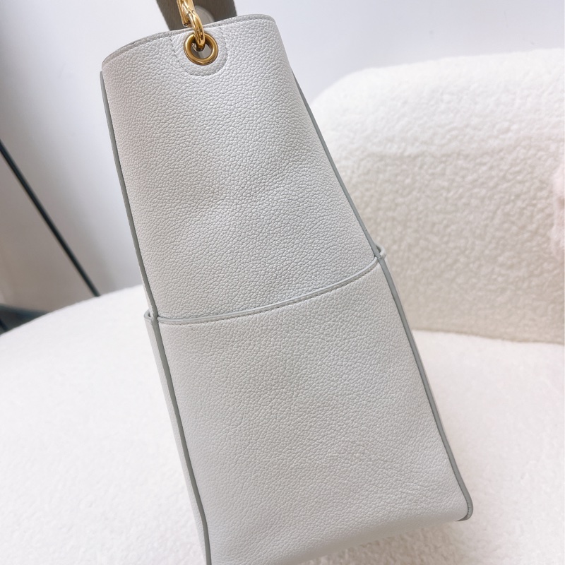 Celine sangle 奶白色水桶包-8