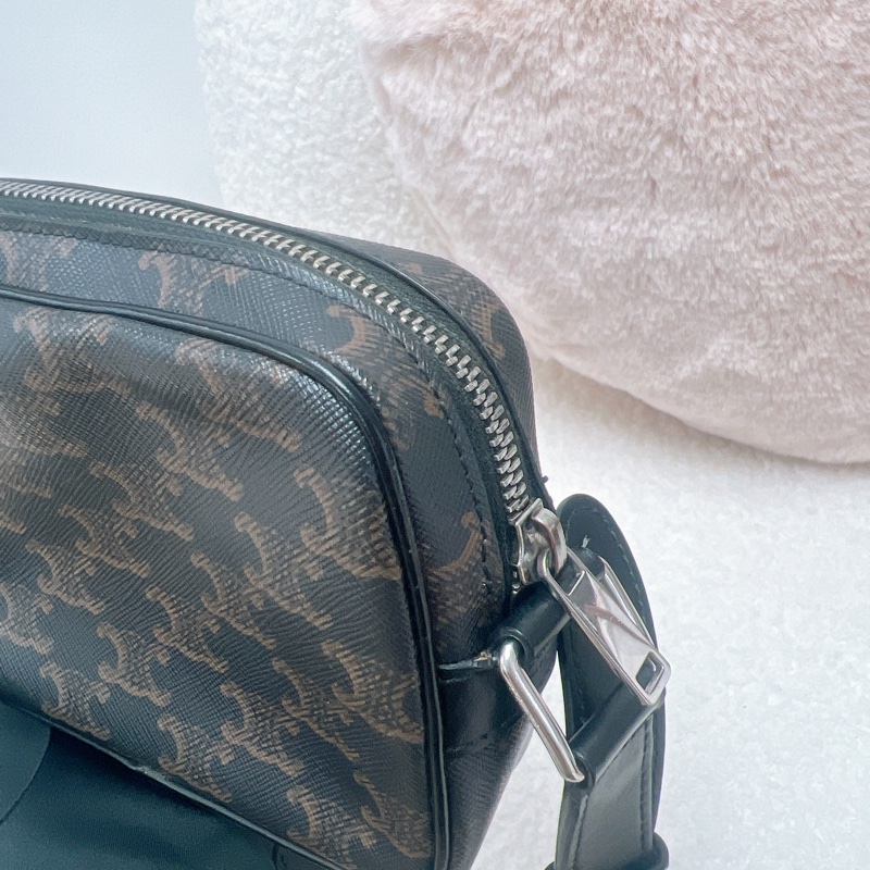 Celine 老花小號郵差包/相機包-11