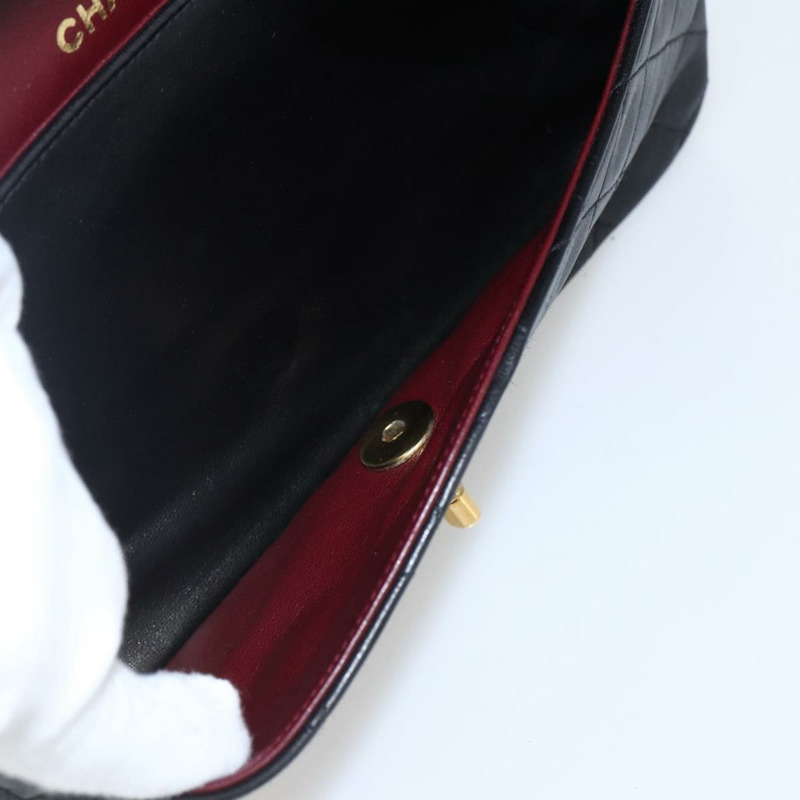 【日本直送】香奈兒 Matelasse 25 雙蓋鏈條包，羊皮材質，黑色，CC 標誌，正品 am10803SAM-23