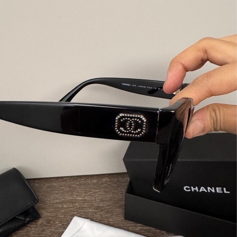 近全新Chanel香奈兒明星同款 基本款經典爆款黑銀logo黑框小臉太陽眼鏡 墨鏡