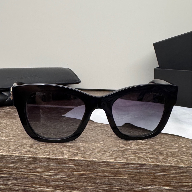近全新Chanel香奈兒明星同款 基本款經典爆款黑銀logo黑框小臉太陽眼鏡 墨鏡-1