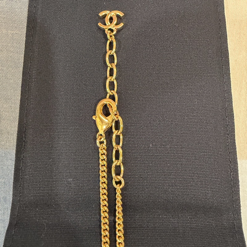 CHANEL 愛心珐瑯水鑽雙C金鍊-4