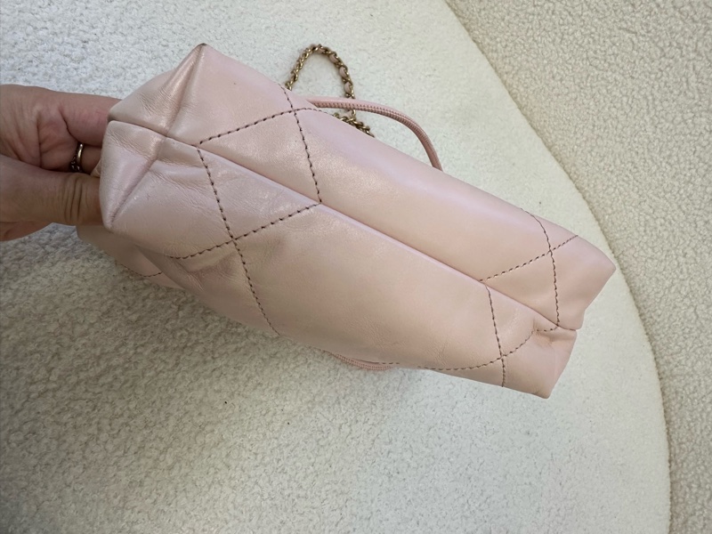 CHANEL 香奈兒 22Bag 26P 金幣 23年 晶片款-13