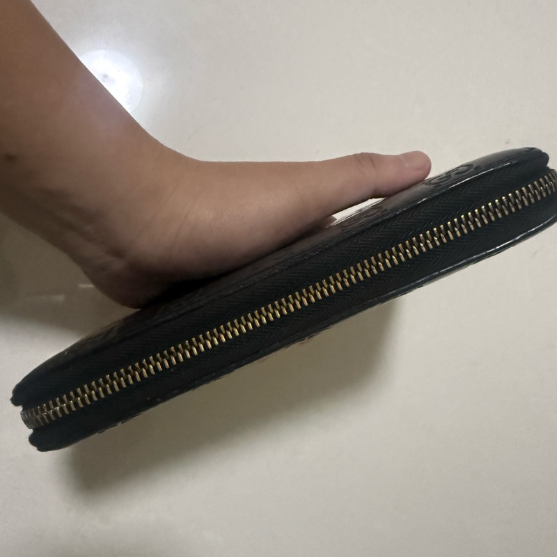 gucci 黑壓紋長夾-2