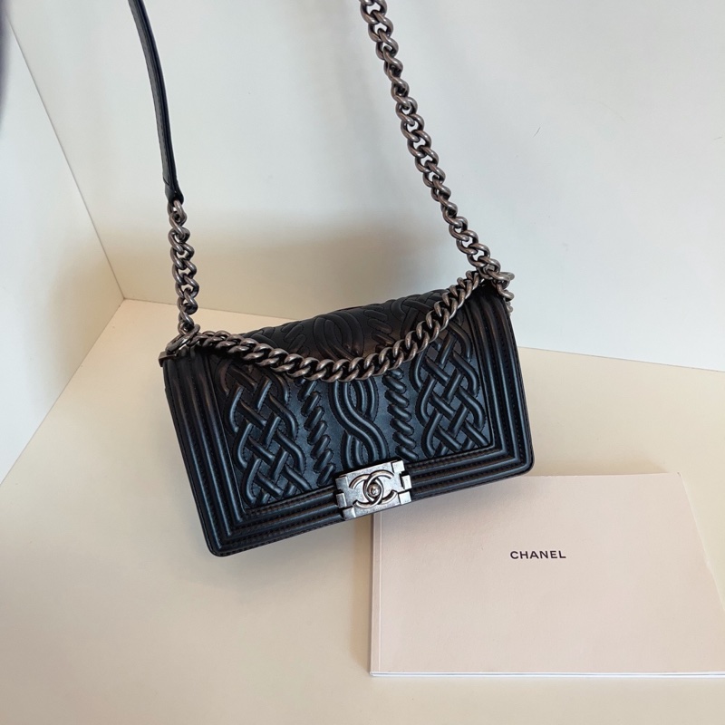 ✨Chanel 黑銀藤蔓 浮雕Leboy 中號 99新🖤-6