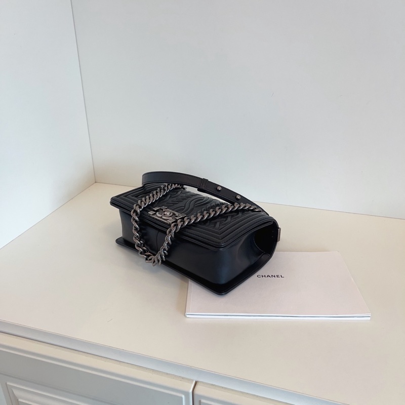 ✨Chanel 黑銀藤蔓 浮雕Leboy 中號 99新🖤-7