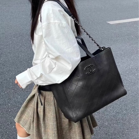 【97新 ✨ 全網最低價！】中古 Chanel香奈兒 黑銀琺瑯扣托特包小號 tote（下單前先詢問庫存❗️）