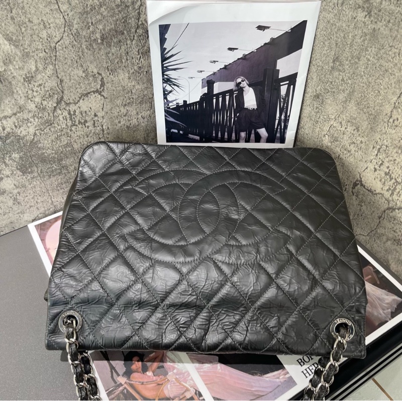 【平替GST❗️全網最低價✨】Chanel 香奈兒 黑灰色油蠟皮 機場包-3