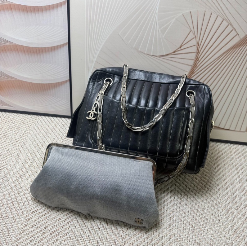 【稀有絕版✨男女通用👫🏻中性型格】Chanel 黑銀竪紋單肩|腋下包-8