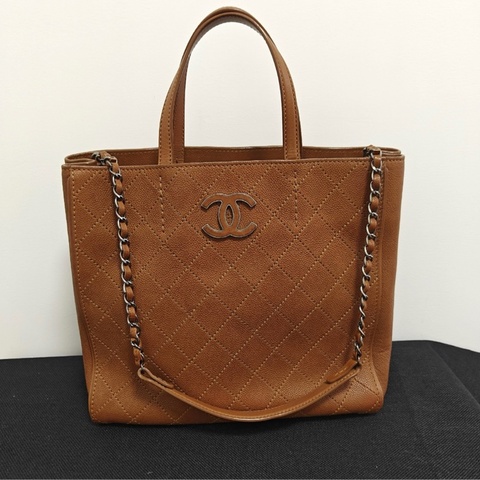 【97新 ✨ 全網最低價！】中古 chanel香奈兒 琺瑯扣托特包小號 棕色2 way手提包 單肩包（下單前先詢問庫存❗️）